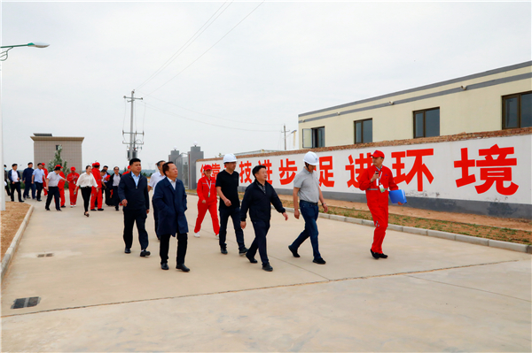 CG电子游戏集团复工复产促增添项目观摩聚会与会职员走进绿色能源公司油气公司水情形公司陕北片区项目
