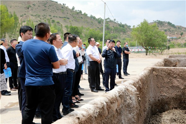 CG电子游戏集团复工复产促增添项目观摩聚会与会职员走进绿色能源公司油气公司水情形公司陕北片区项目