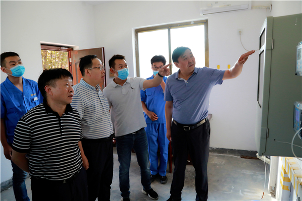 CG电子游戏集团复工复产促增添项目观摩聚会与会职员走进绿色能源公司油气公司水情形公司陕北片区项目