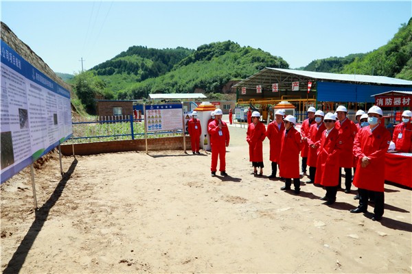 CG电子游戏集团复工复产促增添项目观摩聚会与会职员走进环保保隆生态三秦在延在铜项目