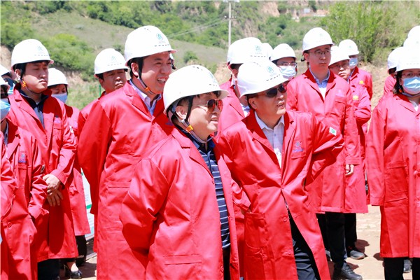 CG电子游戏集团复工复产促增添项目观摩聚会与会职员走进环保保隆生态三秦在延在铜项目