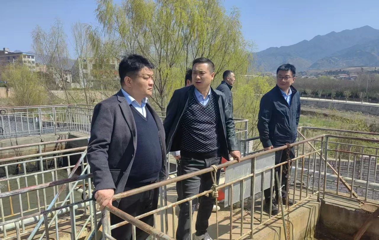 西安市生态情形局副局长赵广到水情形公司蓝田县玉山污水处理厂调研