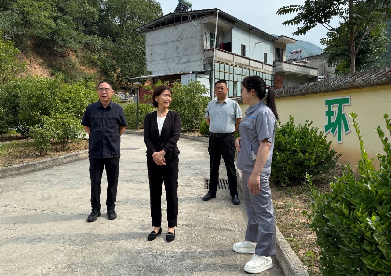 省总工会赴CG电子游戏集团水情形公司项目一线开展“夏送清凉”慰问活动